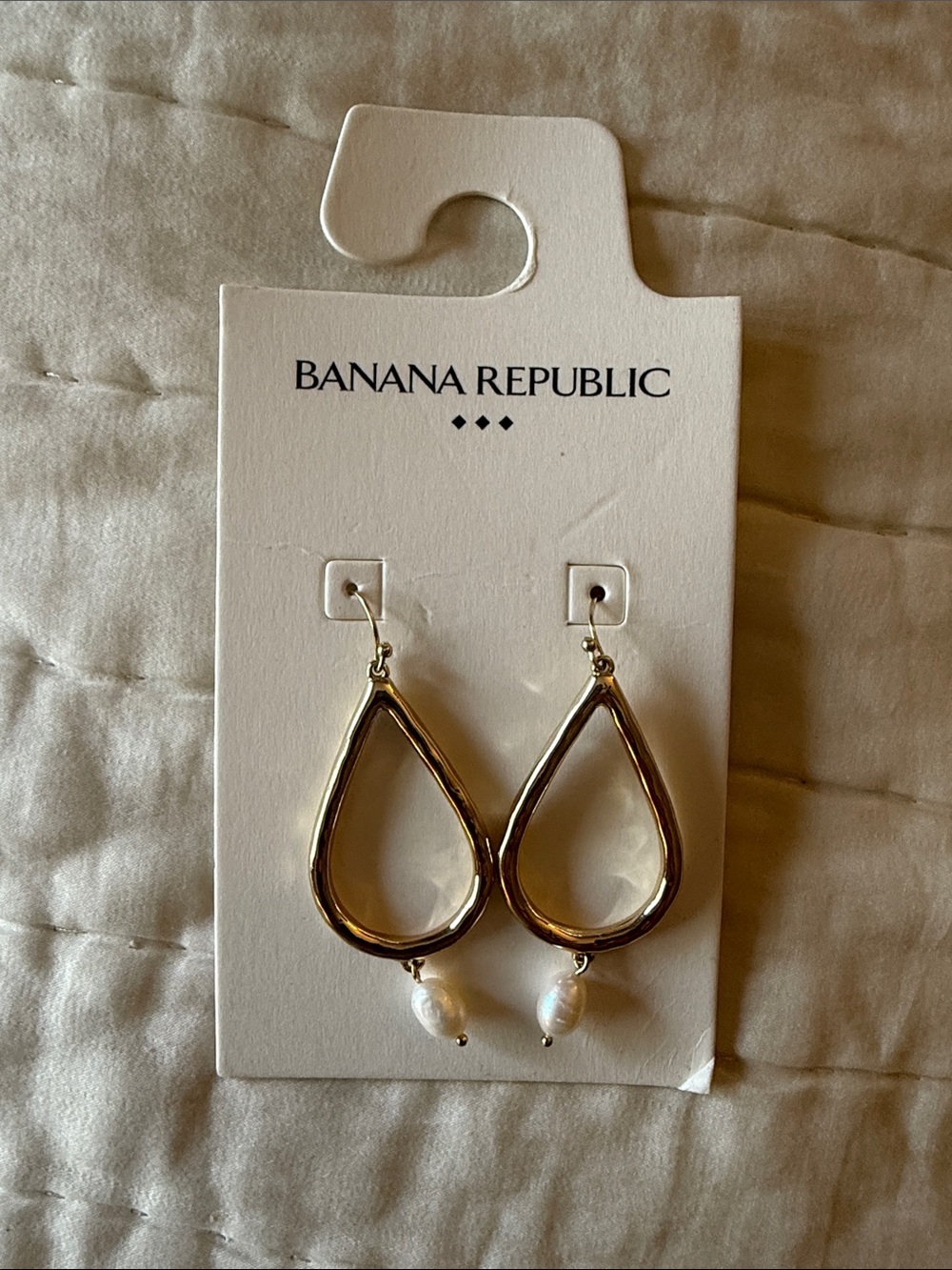 Banana Republic dangle earrings
